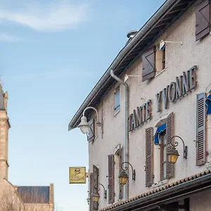 Hotel Logis Tante Yvonne & Son Restaurant Semi-gastronomique - Lyon Nord ***