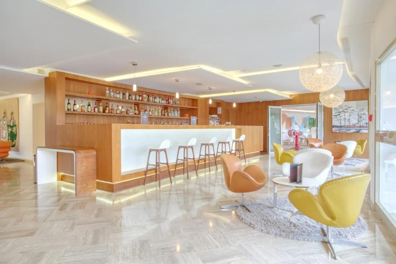 Hotel Restaurant La Vague De Saint Paul